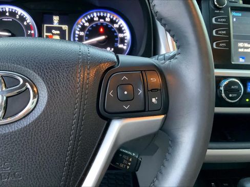 Used 2016 Toyota Highlander XLE FWD image 24