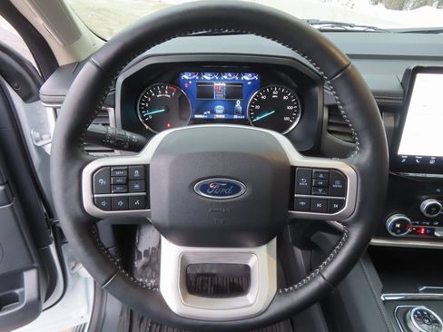 Used 2024 Ford Expedition Max XLT image 20