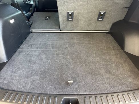 Used 2025 Chevrolet Equinox LT w/ Convenience Package II FWD image 16