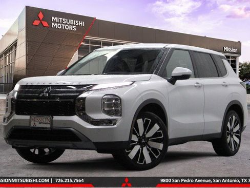 New 2025 Mitsubishi Outlander SE image 1