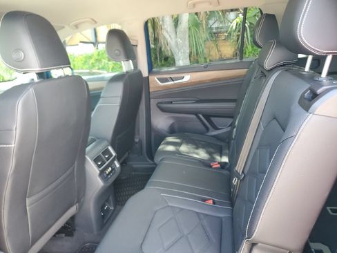 Used 2026 Volkswagen Atlas SE w/ Black Wheel Package AWD/4WD image 17