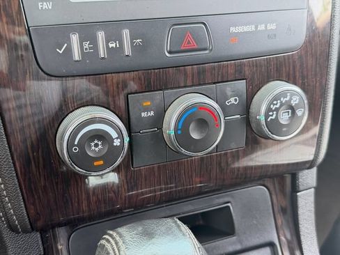 Used 2015 Chevrolet Traverse LT FWD image 24