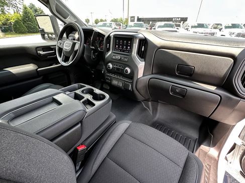Used 2024 GMC Sierra 2500 Pro w/ 1SA Pro Safety Plus Package AWD/4WD image 14