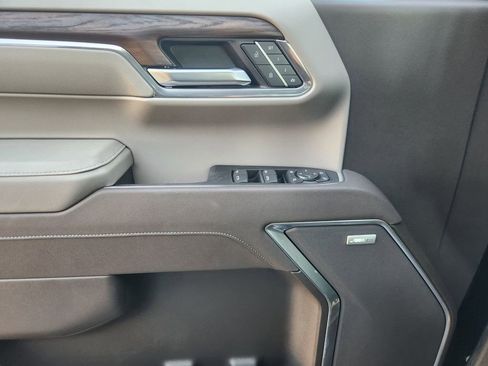 New 2026 GMC Sierra 1500 SLT image 15