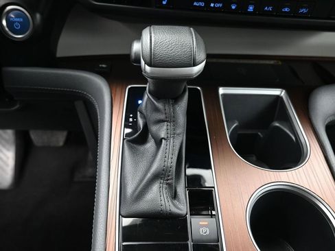 Certified 2024 Toyota Sienna XLE w/ XLE Plus Package image 28