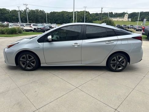 Used 2022 Toyota Prius XLE FWD image 4