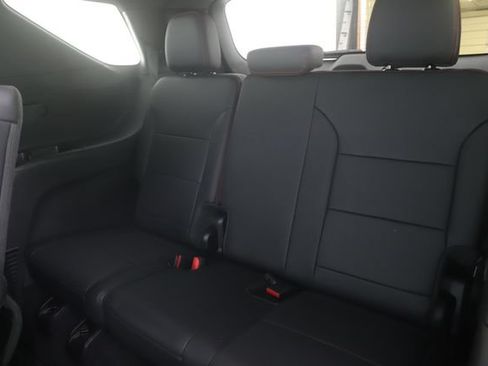 Used 2025 Chevrolet Traverse RS AWD/4WD image 30