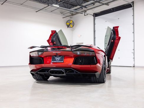 Used 2016 Lamborghini Aventador LP 700-4 AWD/4WD image 4