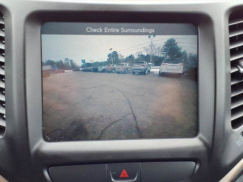 Used 2015 Jeep Cherokee Limited w/ Trailer Tow Group image 23