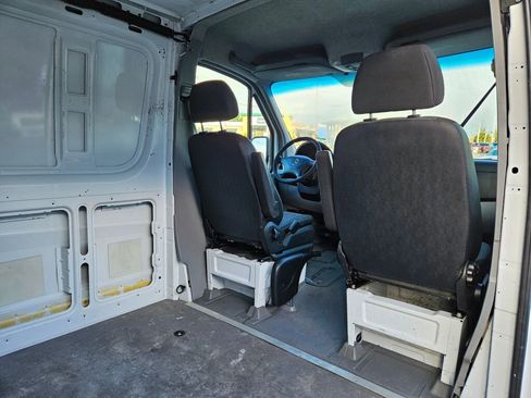Used 2011 Mercedes-Benz Sprinter 2500 image 13