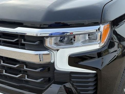 Used 2024 Chevrolet Silverado 1500 LT RWD image 15