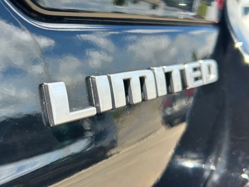Used 2024 Jeep Grand Cherokee Limited AWD/4WD image 9