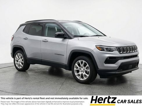 Used 2025 Jeep Compass Limited AWD/4WD image 1
