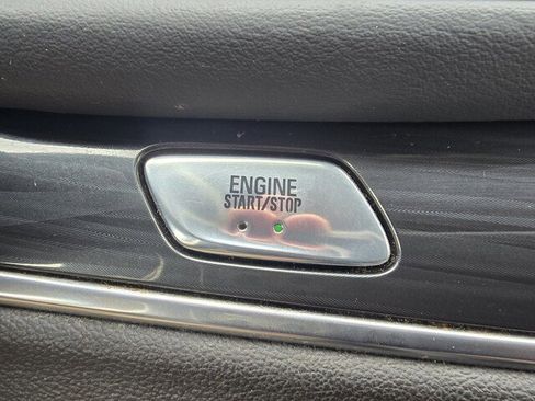 Used 2019 Buick Enclave Essence image 26