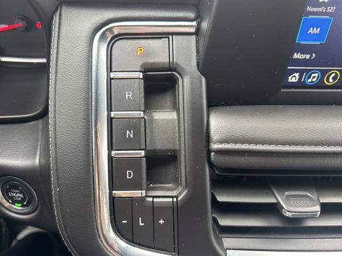 Used 2024 Chevrolet Suburban LS RWD image 19