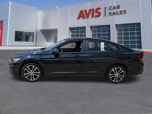 Used 2025 Volkswagen Jetta Sport FWD image 2