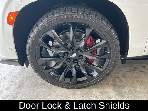 Used 2024 Cadillac Escalade V AWD/4WD image 18