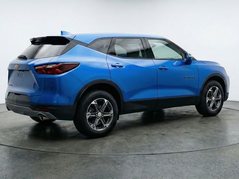 Used 2025 Chevrolet Blazer LT FWD image 9