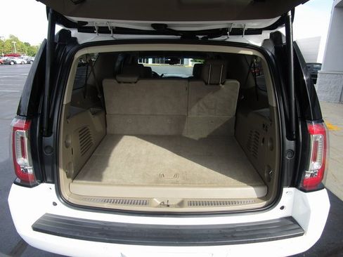 Used 2018 GMC Yukon XL SLT image 25