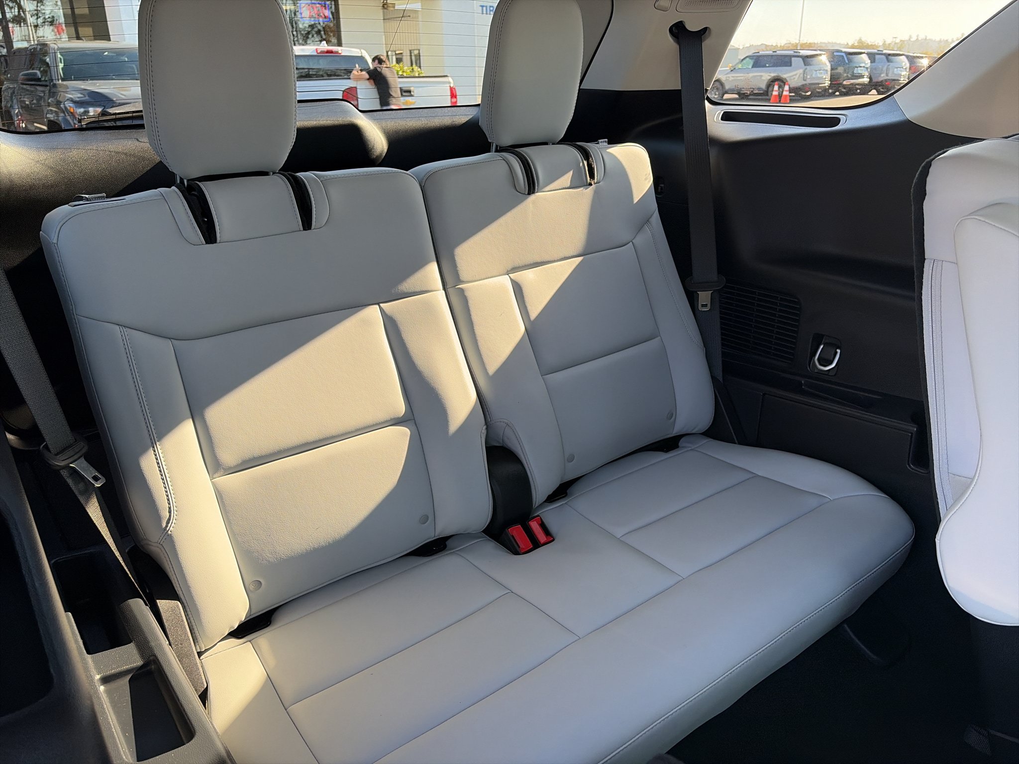Used 2025 Ford Explorer Platinum w/ Ultimate Package AWD/4WD image 20