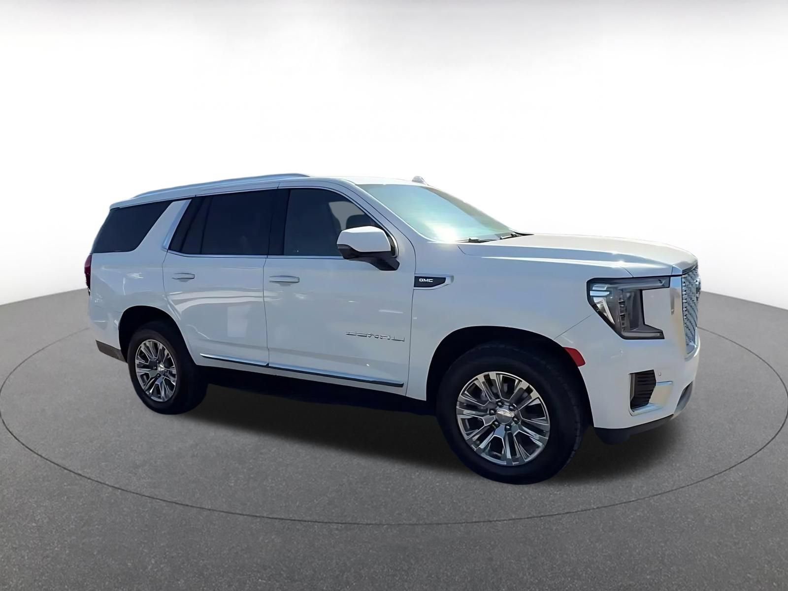 Used 2023 GMC Yukon Denali AWD/4WD image 2