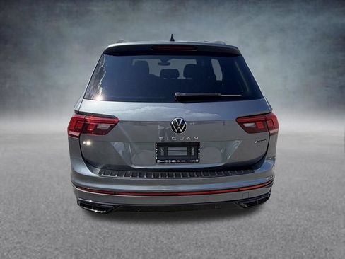 Used 2023 Volkswagen Tiguan SE R-Line AWD/4WD image 4