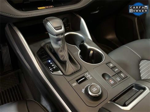 Used 2025 Toyota Highlander XSE image 34