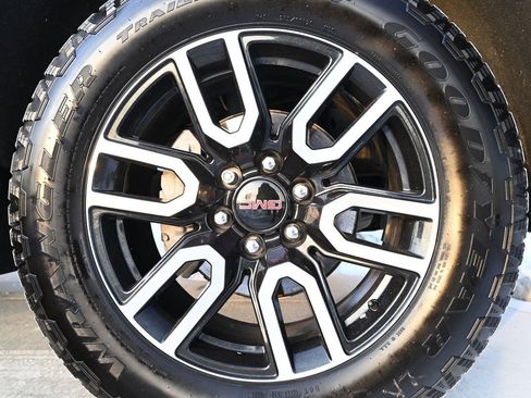 Used 2022 GMC Sierra 1500 AT4 w/ AT4 Premium Package image 47