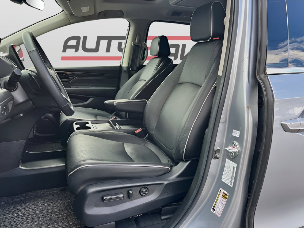 Used 2025 Honda Odyssey Elite image 21