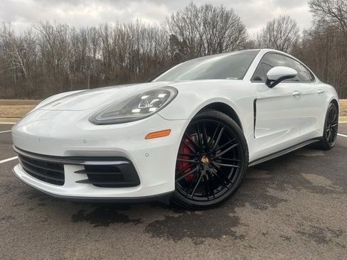 Used 2018 Porsche Panamera 4 image 19