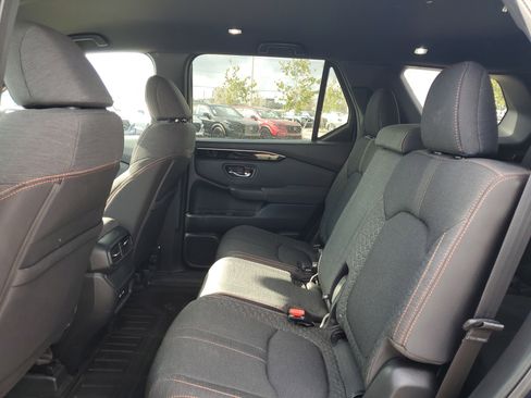 Used 2023 Honda Pilot Sport image 17