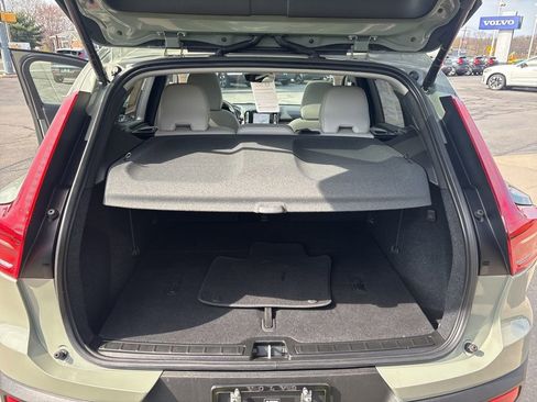 Certified 2023 Volvo XC40 B5 Ultimate AWD/4WD image 47