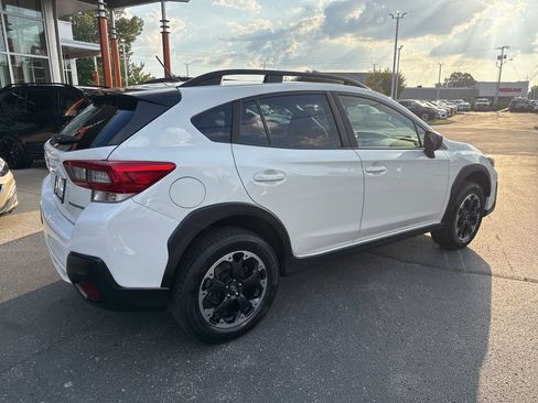 Used 2022 Subaru Crosstrek 2.0i image 3