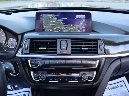 Used 2015 BMW M4 Convertible image 30