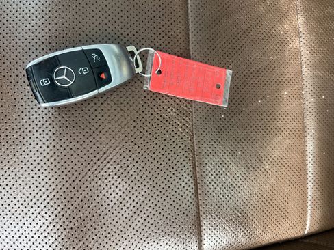 Used 2018 Mercedes-Benz E 400 4MATIC Sedan image 38