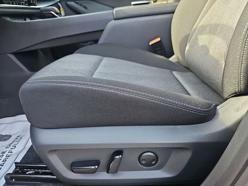 New 2026 Nissan Rogue SV FWD image 33