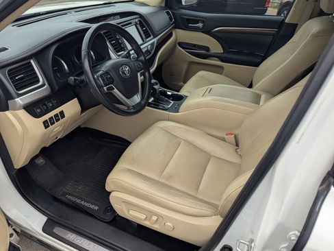 Used 2018 Toyota Highlander Limited Platinum AWD/4WD image 9