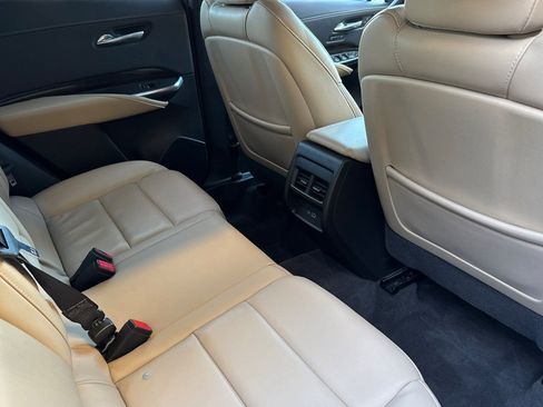 Used 2025 Cadillac XT4 Premium Luxury FWD image 16