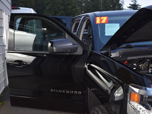 Used 2017 Chevrolet Silverado 1500 LT w/ All Star Edition image 22