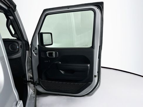 Used 2024 Jeep Wrangler Unlimited Rubicon 4xe AWD/4WD image 30