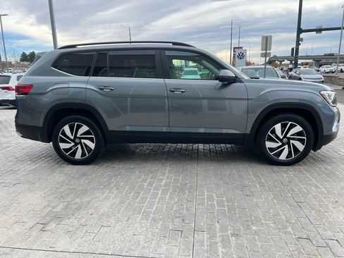 Certified 2025 Volkswagen Atlas SE image 8