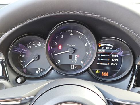 New 2026 Porsche Macan image 16