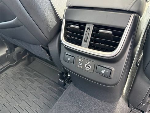 Used 2025 Subaru Legacy Limited AWD/4WD image 18
