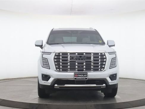 Used 2026 GMC Yukon Denali w/ Advanced Technology Package AWD/4WD image 12