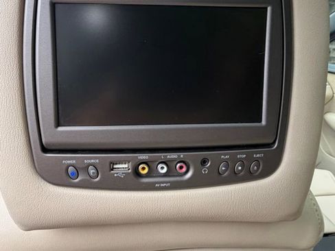 Used 2018 Cadillac XT5 Premium Luxury w/ Driver Assist Package AWD/4WD image 32