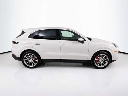 New 2026 Porsche Cayenne S image 8