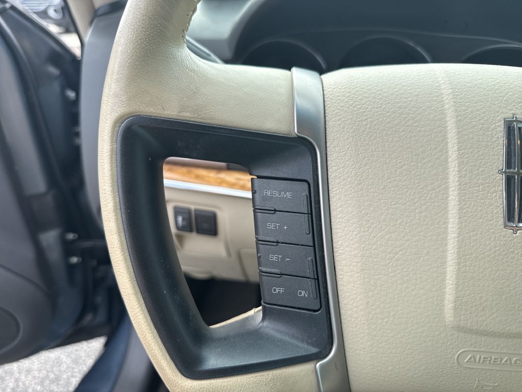 Used 2012 Lincoln MKZ FWD image 19
