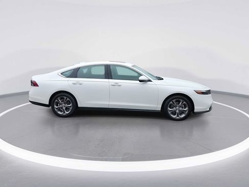 Used 2024 Honda Accord EX image 9
