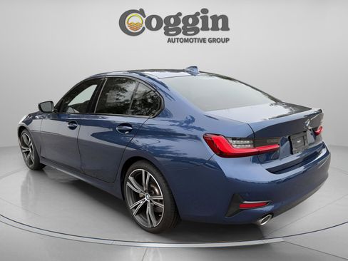 Used 2022 BMW 330i Sedan w/ Driving Assistance Package image 3