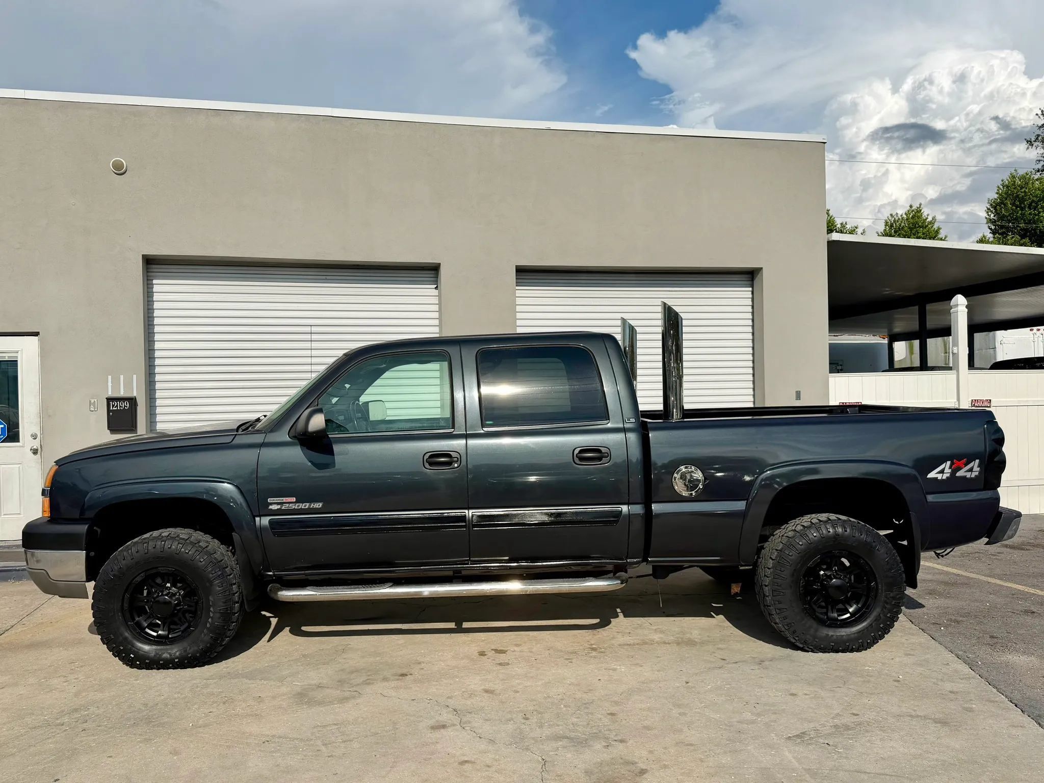 Used 2003 Chevrolet Silverado 2500 LS AWD/4WD image 2